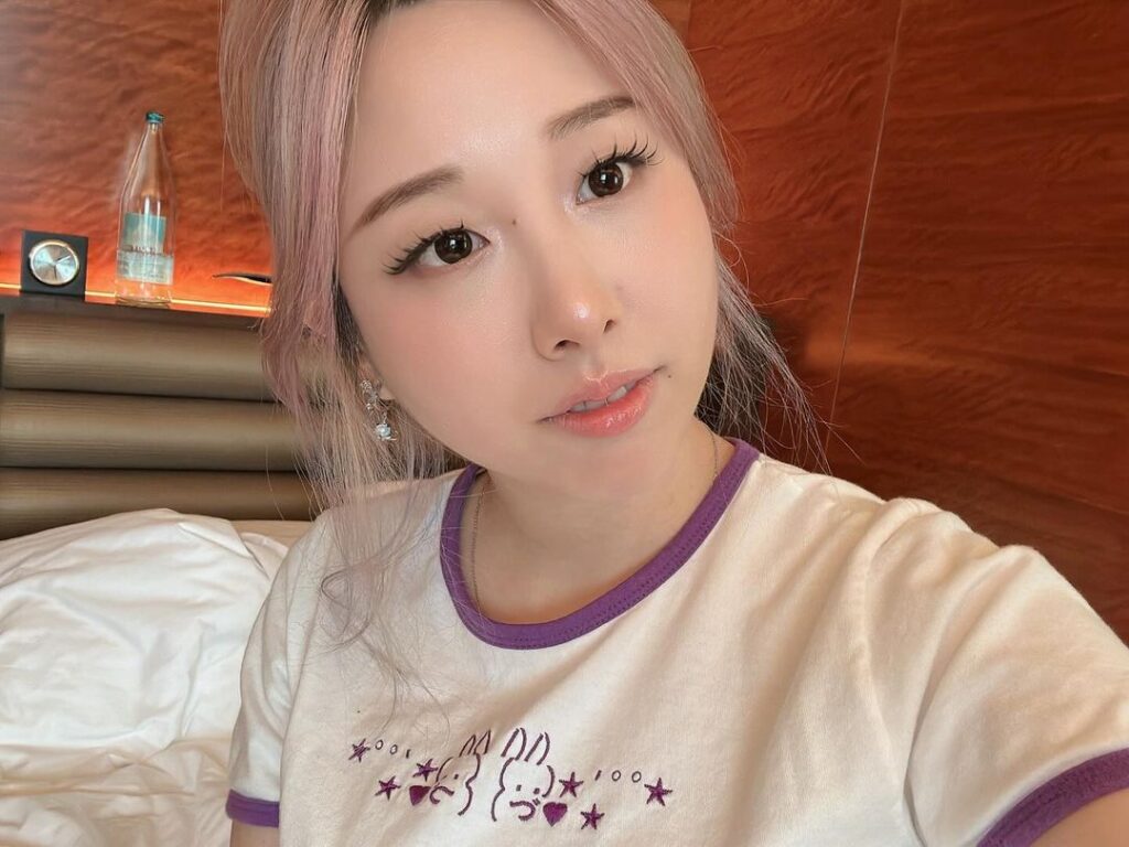 Twitch – Asian – Starsmitten / Celine – Nude