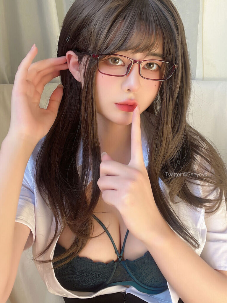 Instagram – Asian – Sxeyes_ / 眼醬大魔王w – Nude