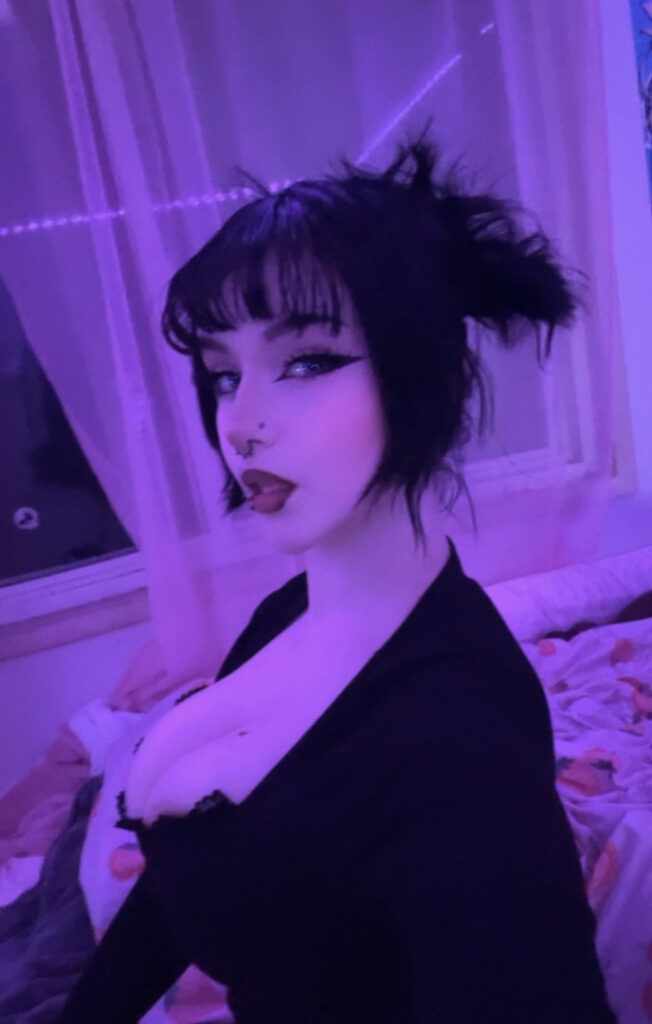 OnlyFans – Instagram – sylvieexo / sylvieesxo / sylvieecos – Nude