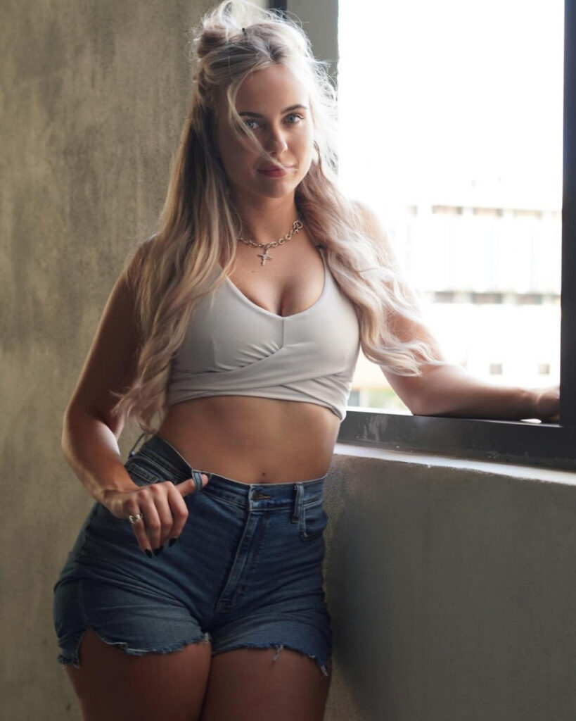 TikTok – T H I C C – tayuhlynn – Nude