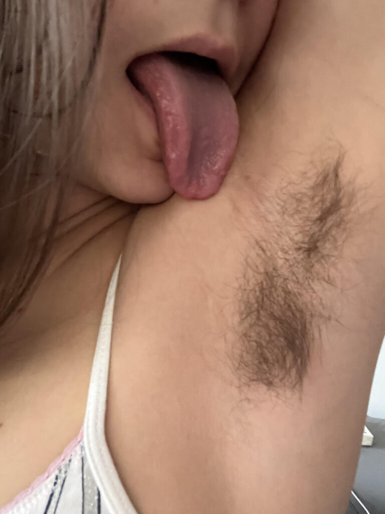 Reddit – TomiKoari – Nude Leaks