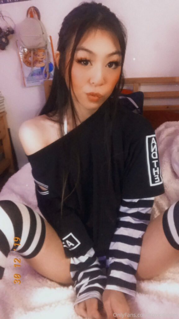OnlyFans – Asian – Toxicdaisies – Nude Leaks