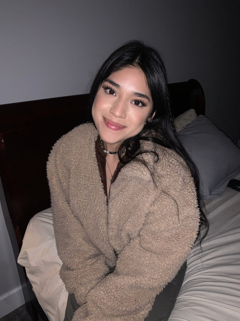 Instagram – Petite – Latina – vashwty – Nude