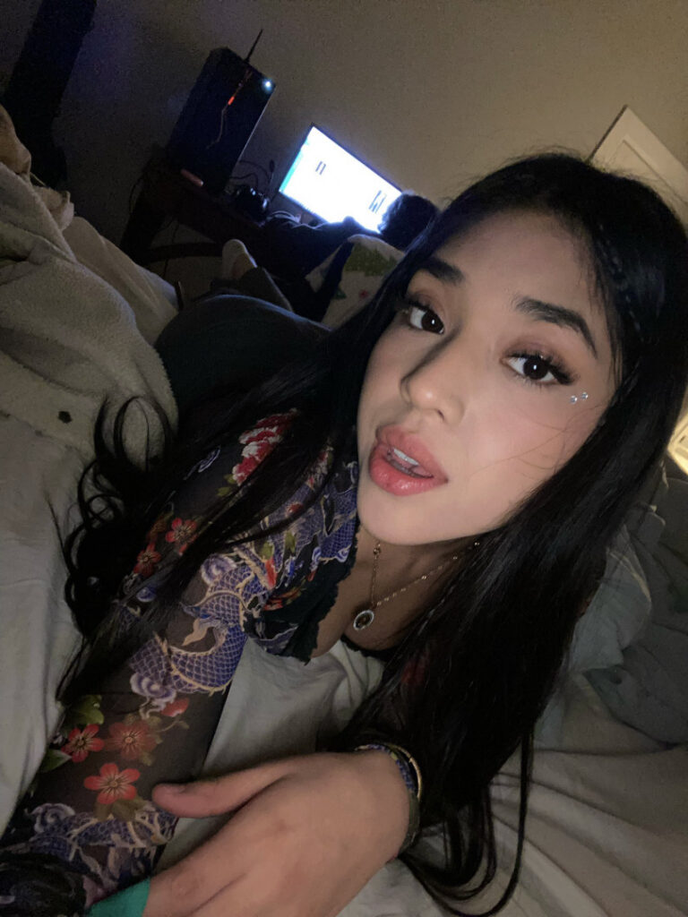 Instagram – Petite – Latina – vashwty – Nude