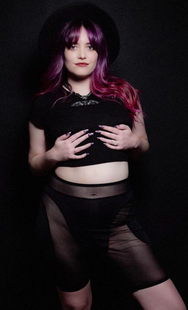 Youtube – Whitney Van Laningham – Nude