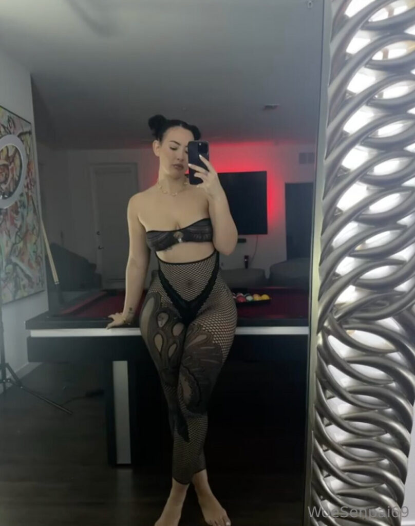 OnlyFans – T H I C C – Woe Alexandra – woesenpai69 – Nude