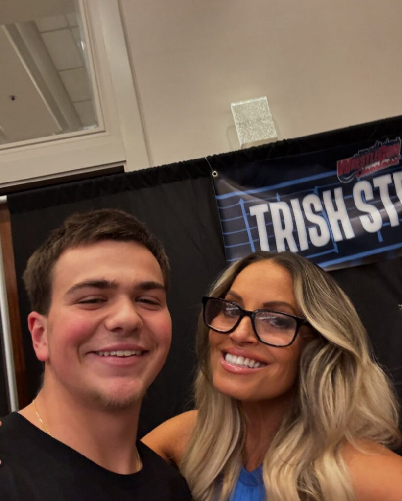 Celeb – WWE Trish Stratus – Nude