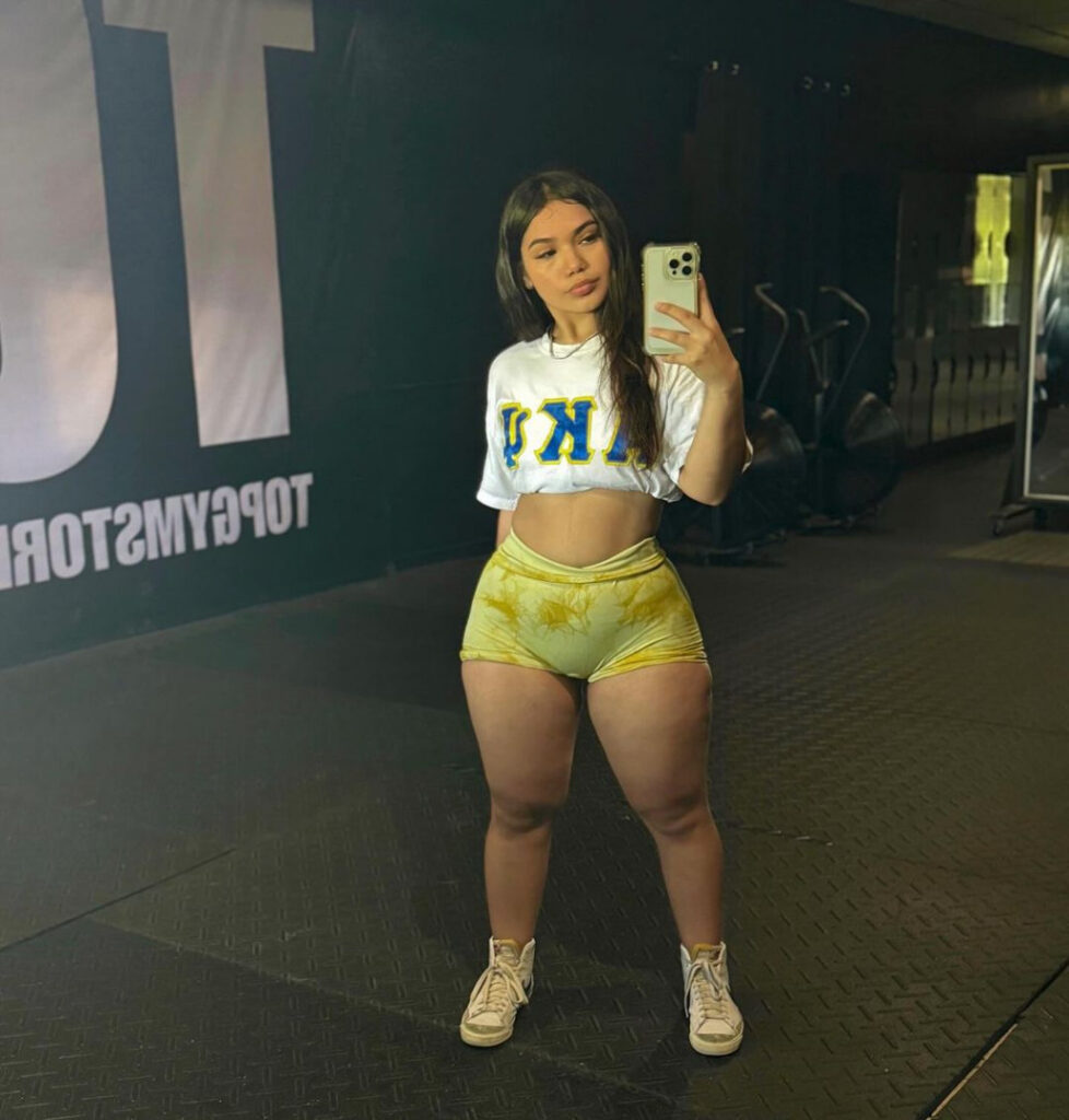 Instagram – yanelly/yanellys60/tqnelly – Nude