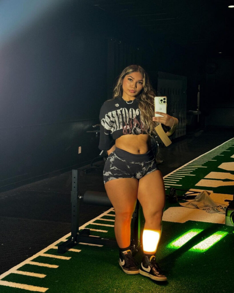 Instagram – yanelly/yanellys60/tqnelly – Nude