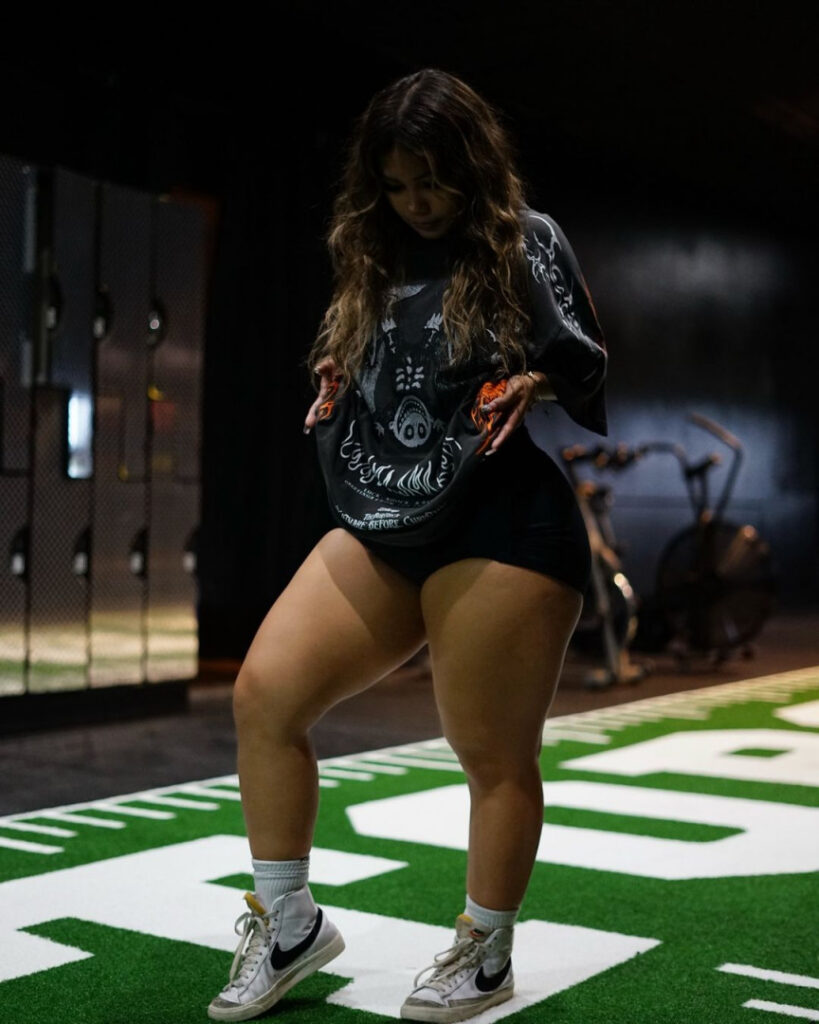 Instagram – yanelly/yanellys60/tqnelly – Nude