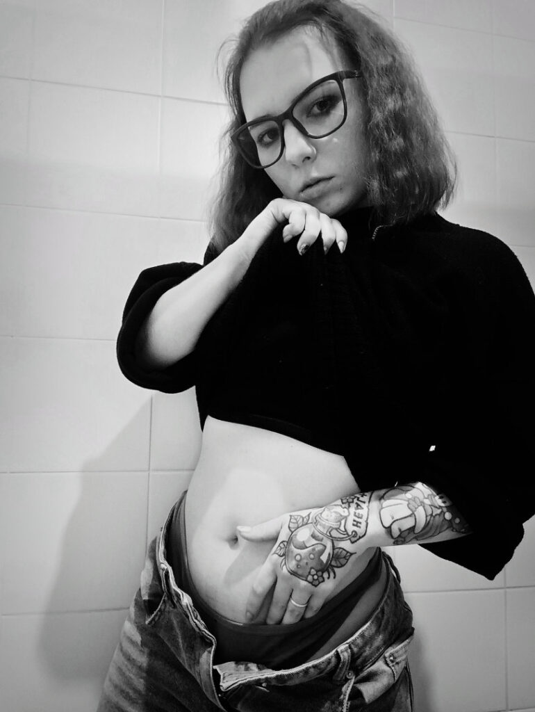 Youtube – Boosty – Teen – YouTube Pokedex / Tiny Milf – Nude