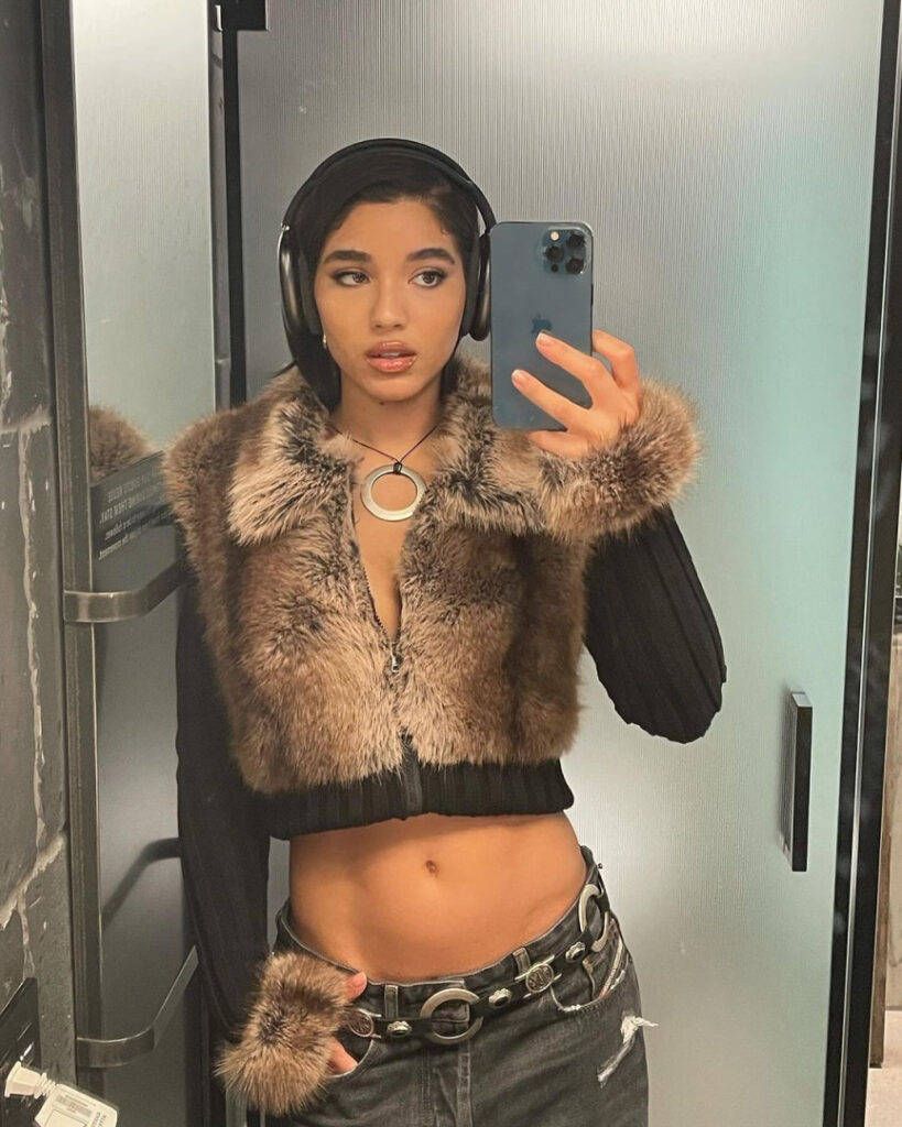 Instagram – Latina – Yovanna Ventura yoventura – Nude