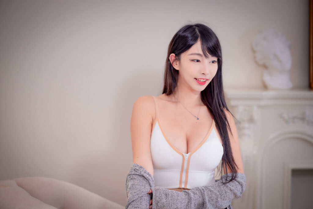 Instagram – Asian – Hong Konger – ZOE SO 蘇小小 – Nude