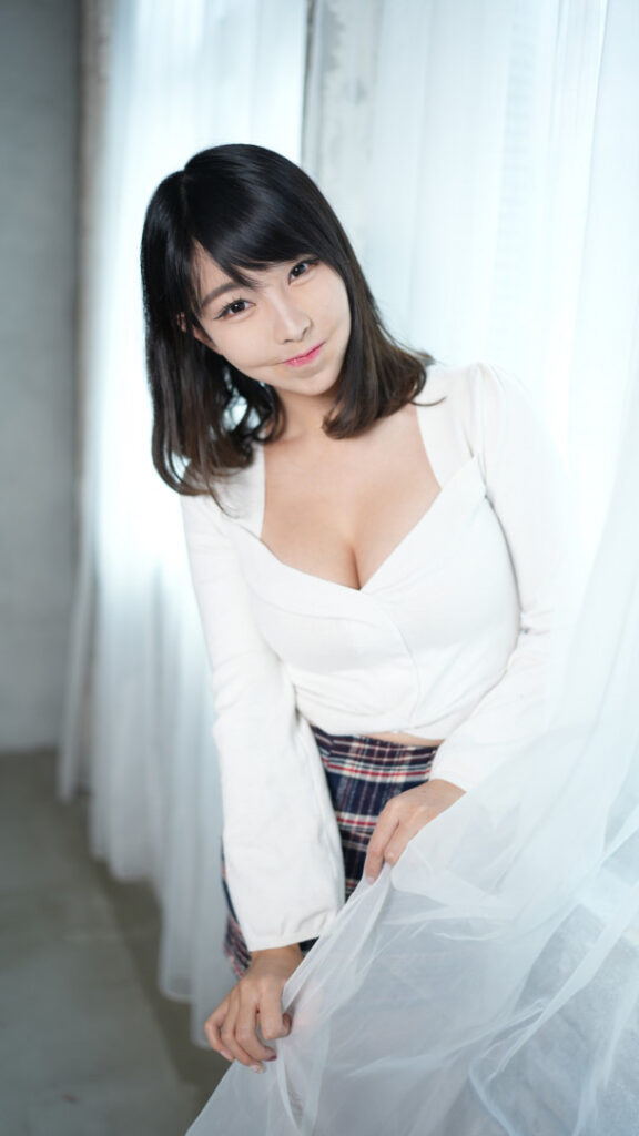 Instagram – Asian – Hong Konger – ZOE SO 蘇小小 – Nude