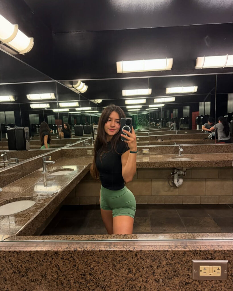 Instagram – Alyssa Jewel – Nude