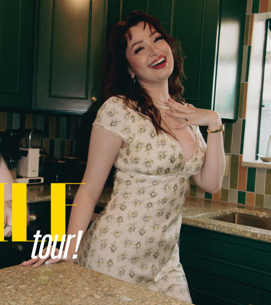 Youtube – Ashley Ippolito / Reacts By Ash / ur internet mom ash – Nude