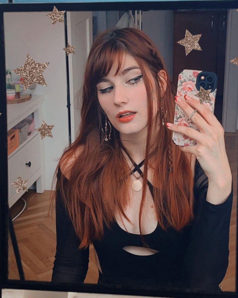 Youtube – Latina – Danna Alquati – Nude