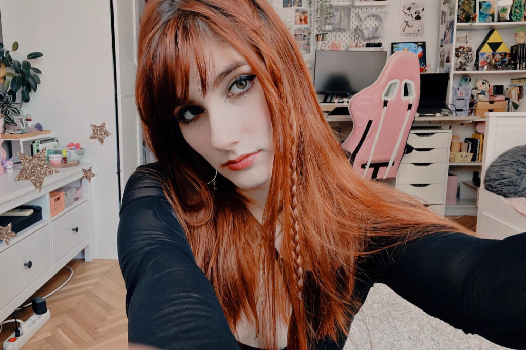 Youtube – Latina – Danna Alquati – Nude