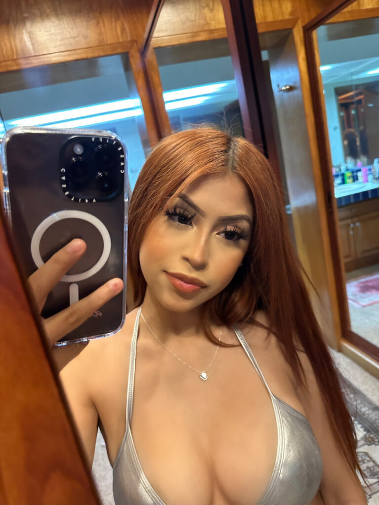 TikTok – Latina – Desiree Montoya – Nude