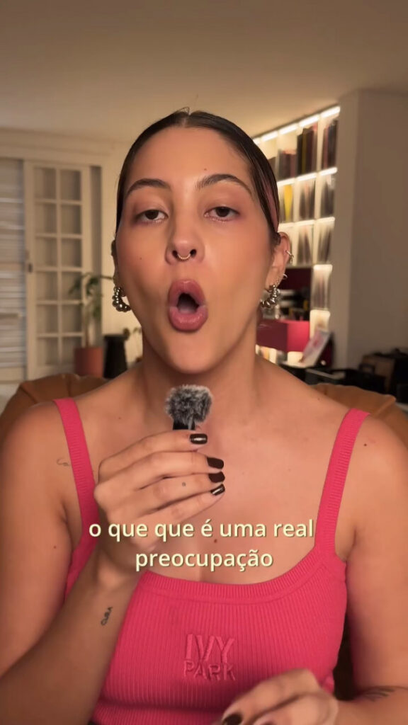 Brazil – Youtube – Dora Figueiredo – Nude Leaks