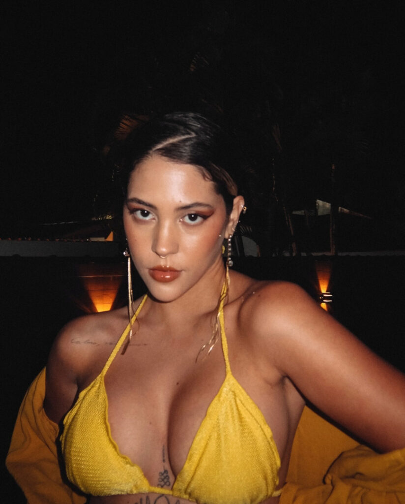 Brazil – Youtube – Dora Figueiredo – Nude Leaks