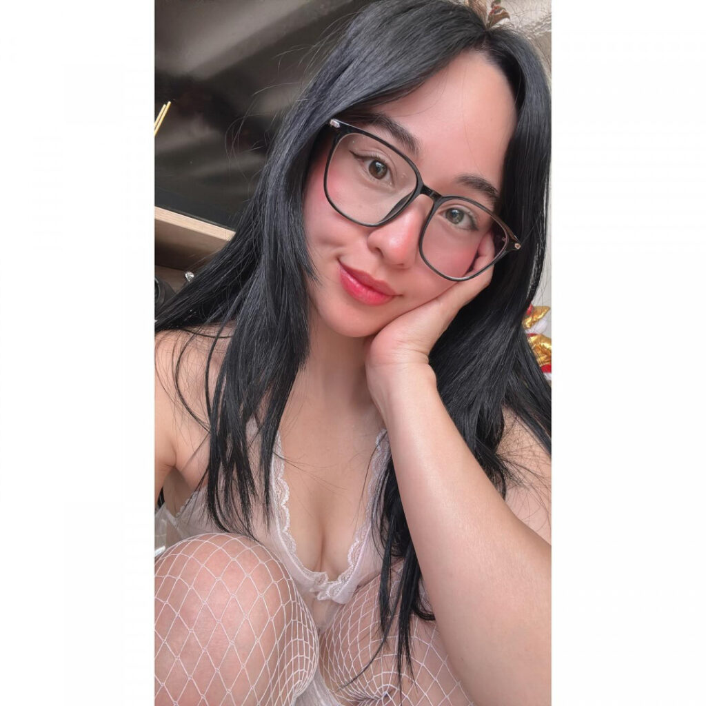 OnlyFans – Petite – Latina – Espinosasirley / spao_navarro_19 – Nude Leaks