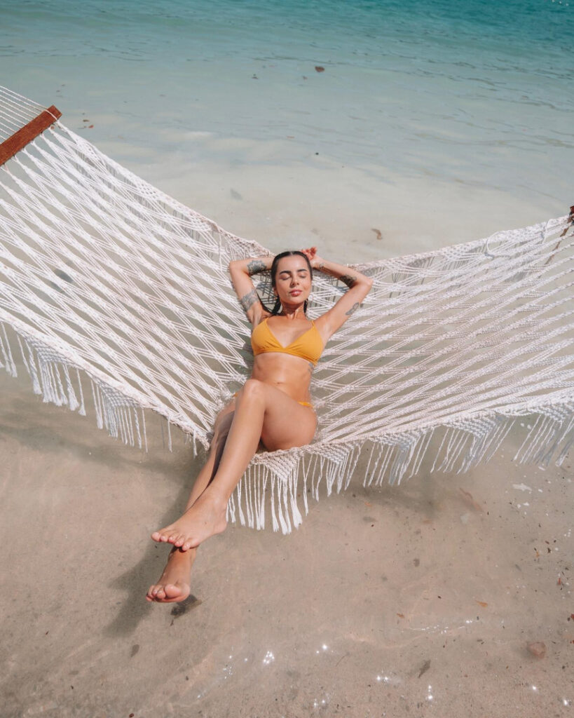 Instagram – Giovanna Ferrarezi – Nude