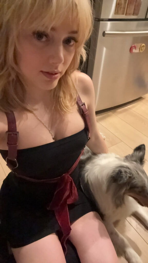 Celeb – Grace van dien – Nude