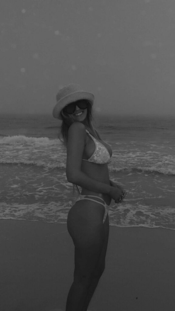 TikTok – hadelinemope / Maddie Hope – Nude