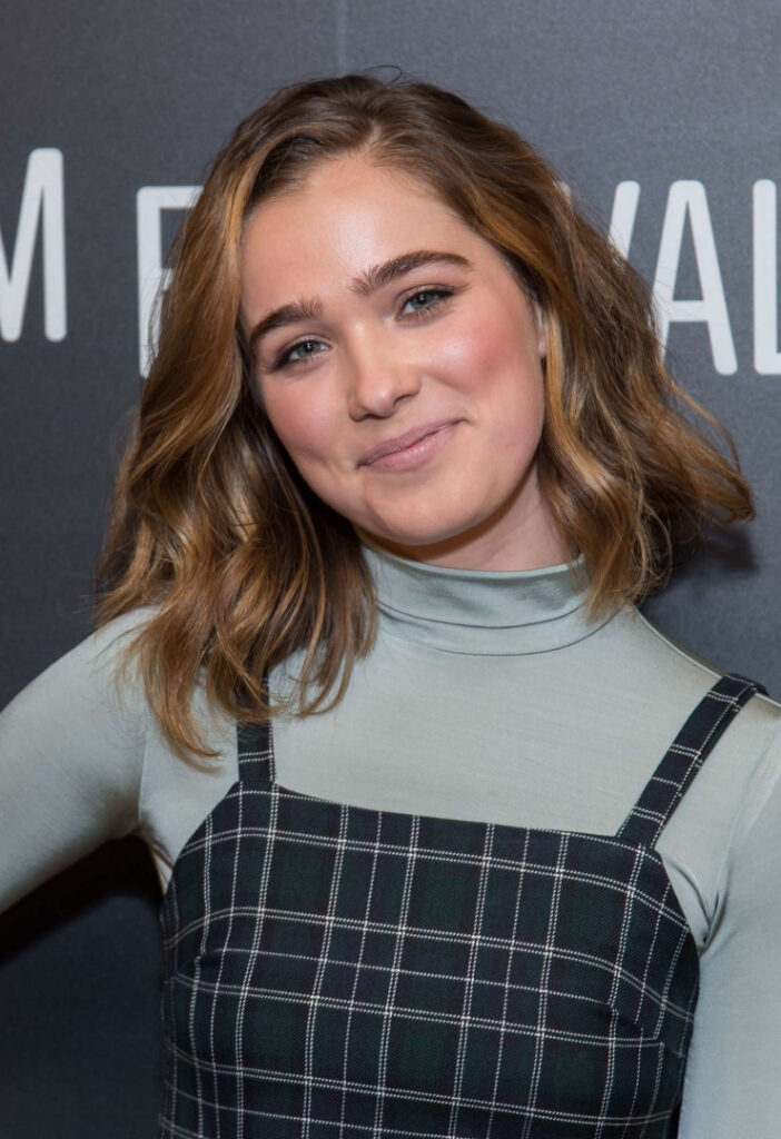 Celeb – Haley Lu Richardson – Nude