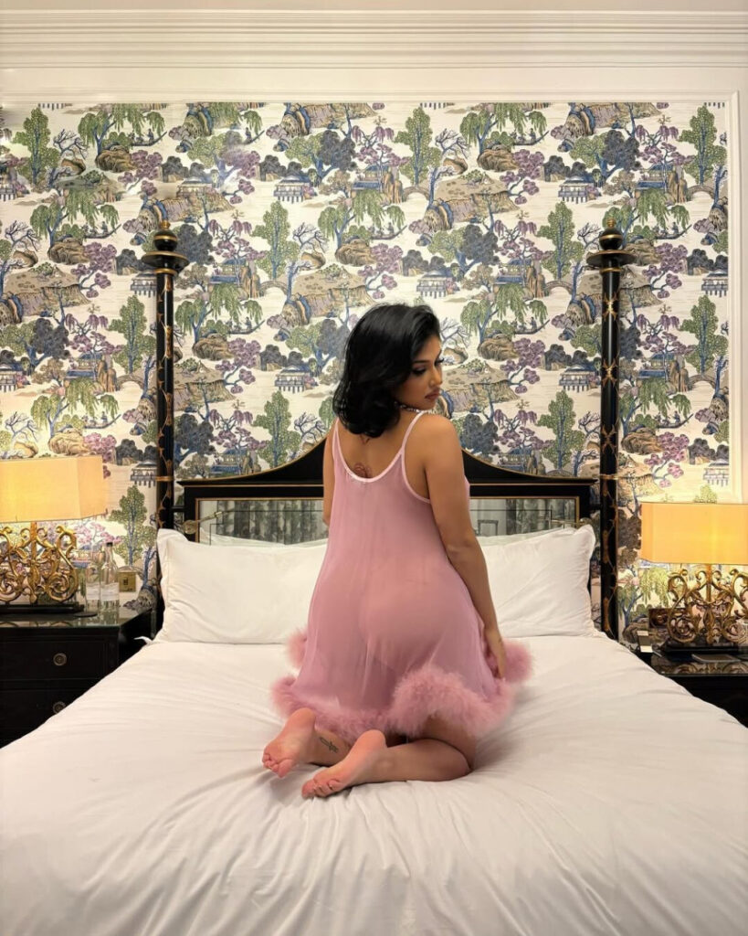 Instagram – HanaMyMood / Hana Mahmood – Nude