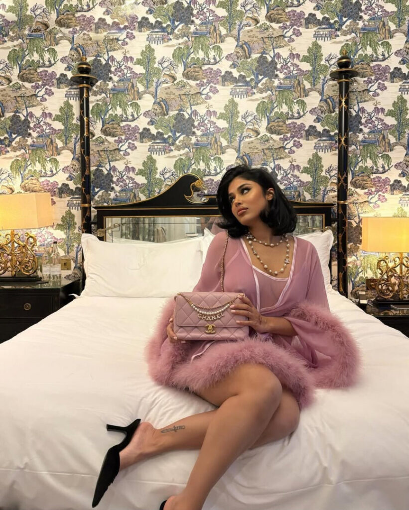 Instagram – HanaMyMood / Hana Mahmood – Nude