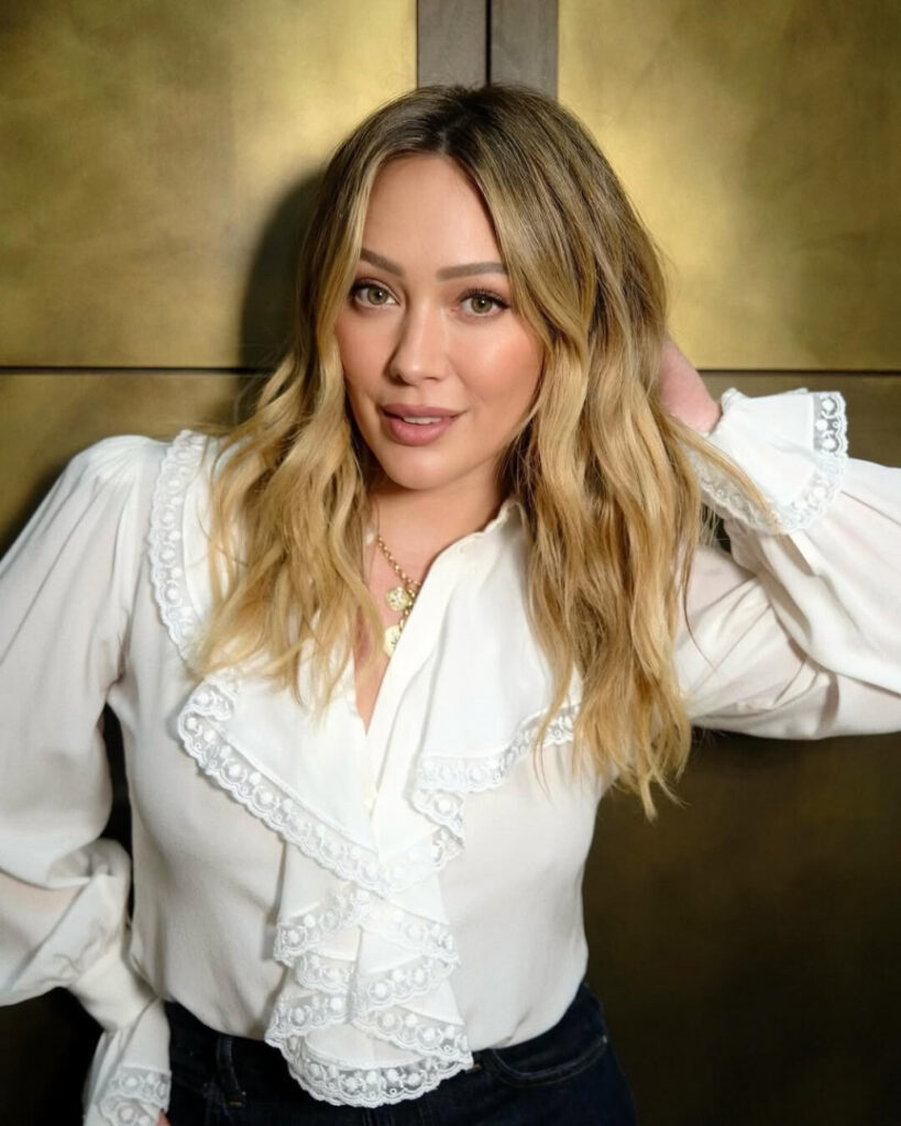 Celeb – Hilary Duff – Nude