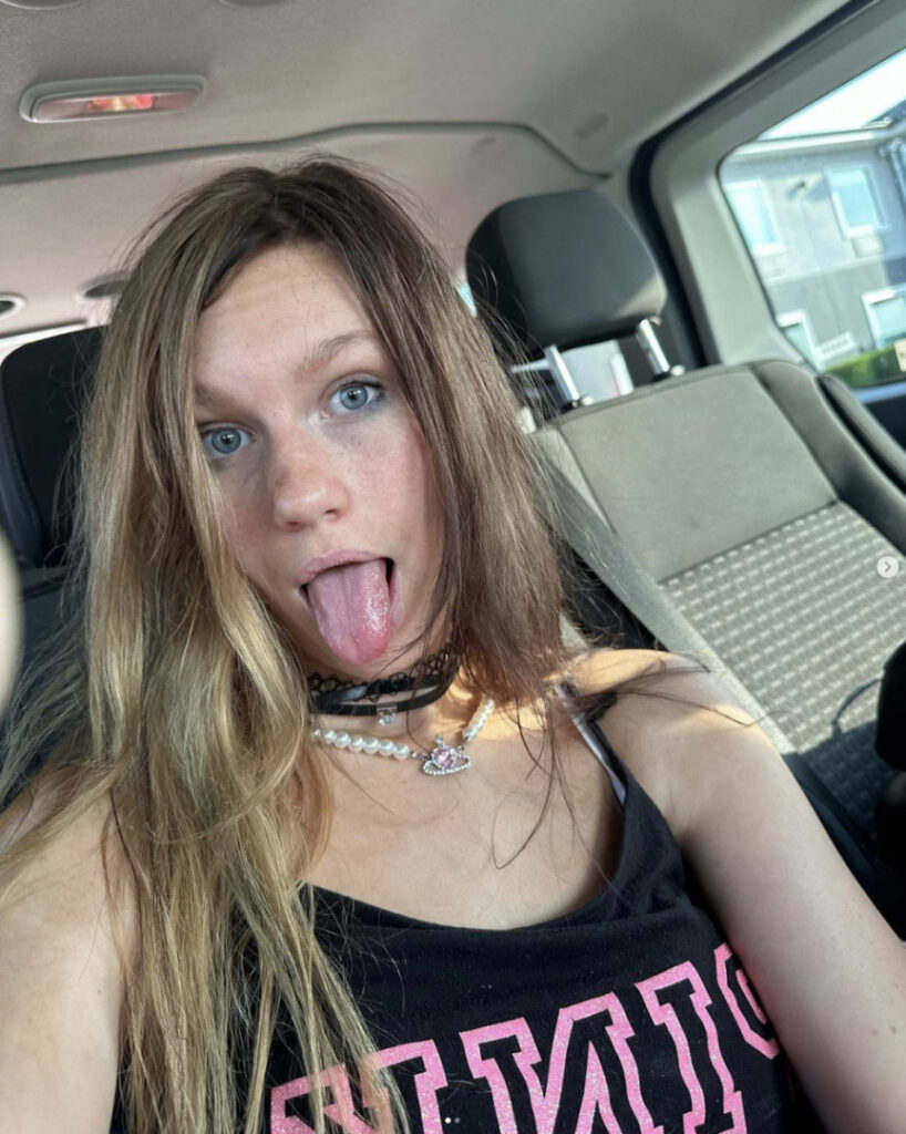 Hollie Star / Holliestar / ghostgirlautumnstar / ghostgirlhollie / xzellalord / lord4zella / perfection.zella – Nude Leaks