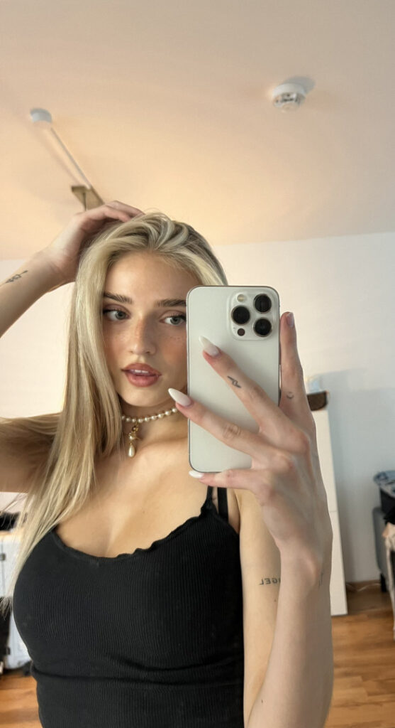 Twitch – Instagram – Honeypuu – Nude Leaks