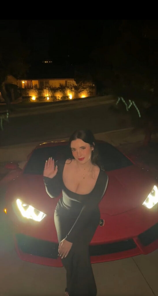 TikTok – Hotblockchain / Emily Cocea / cryptobaddie1 – Nude