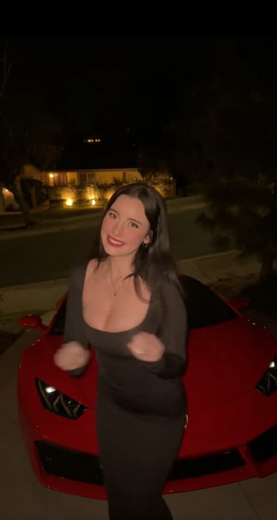 TikTok – Hotblockchain / Emily Cocea / cryptobaddie1 – Nude