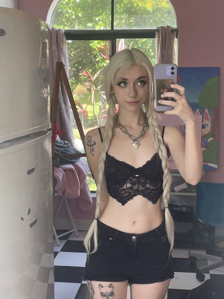 Twitch – TikTok – Iluvmeww – Nude