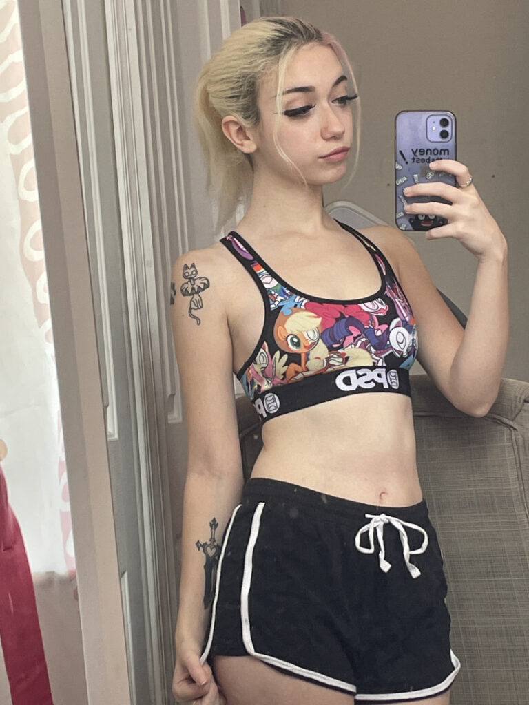 Twitch – TikTok – Iluvmeww – Nude