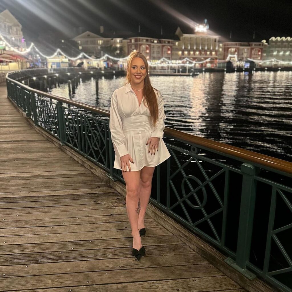 Celeb – Isla Dawn – Nude