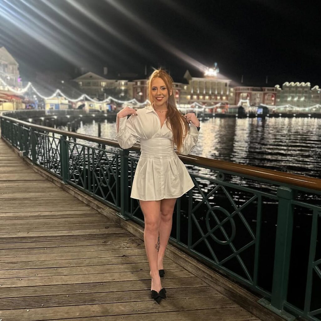 Celeb – Isla Dawn – Nude