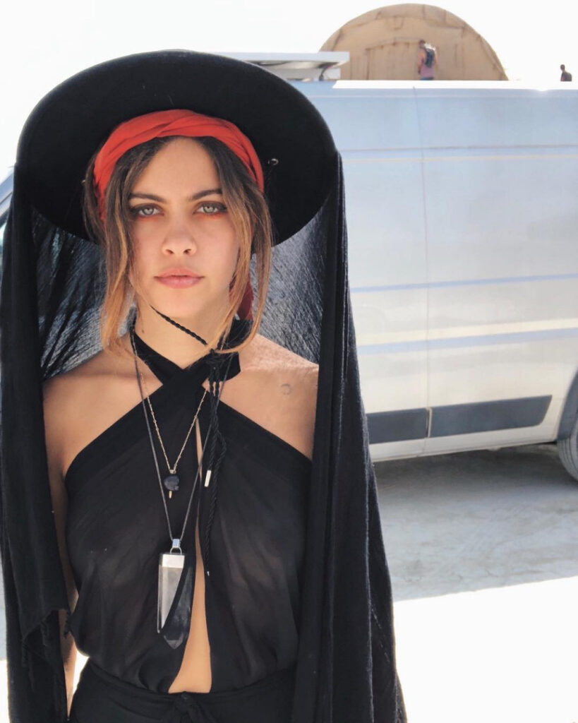 Instagram – Ismeen El Ashiry (mimielashiry) – Nude