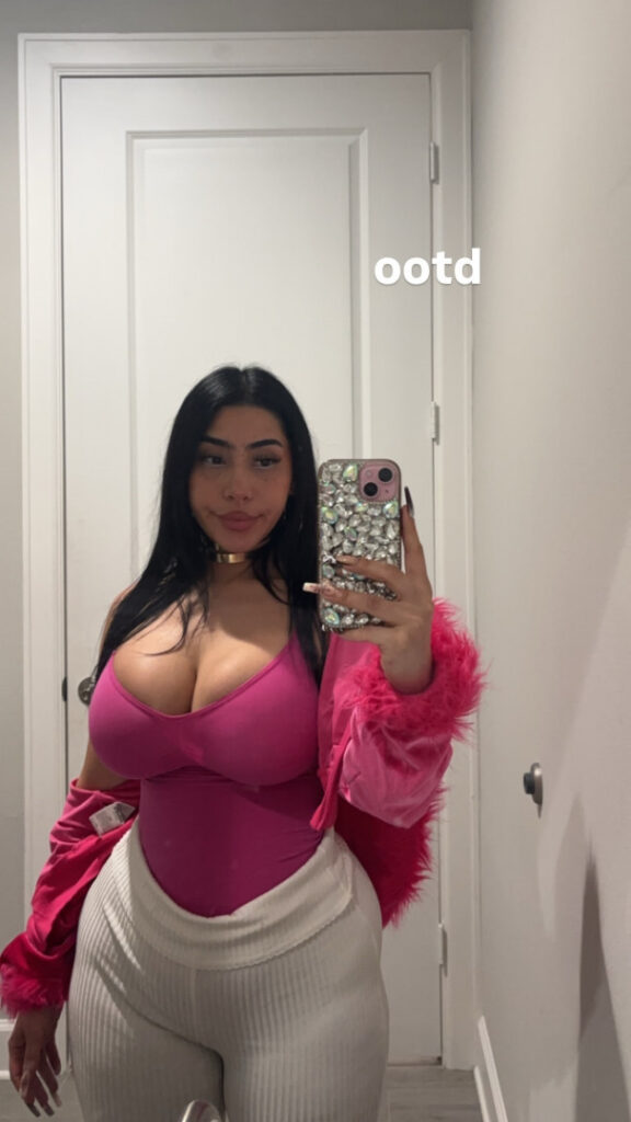 TikTok – Instagram – T H I C C – itssarapr – Nude