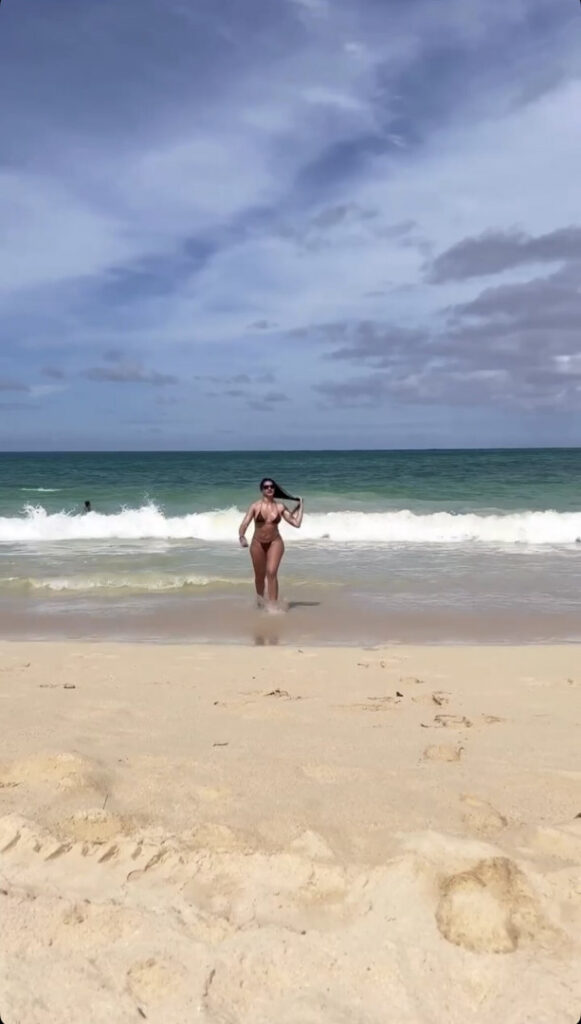 Instagram – ITZEL25_ – Nude