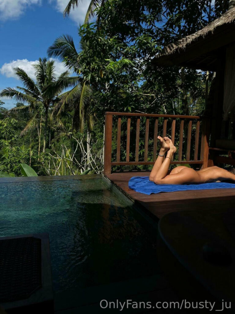 OnlyFans – Instagram – iuliagyrbu / miagirl007 / mia – Nude