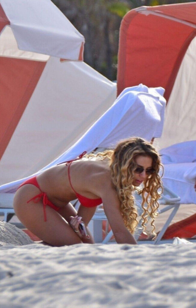 Instagram – Jena Frumes – Nude