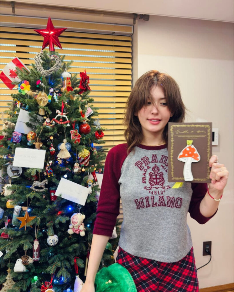 Celeb – Asian – Jeon Somi/ENNIK SOMI – Nude