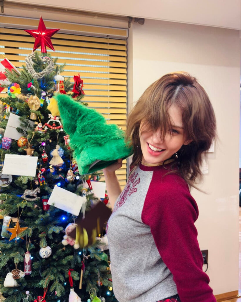 Celeb – Asian – Jeon Somi/ENNIK SOMI – Nude