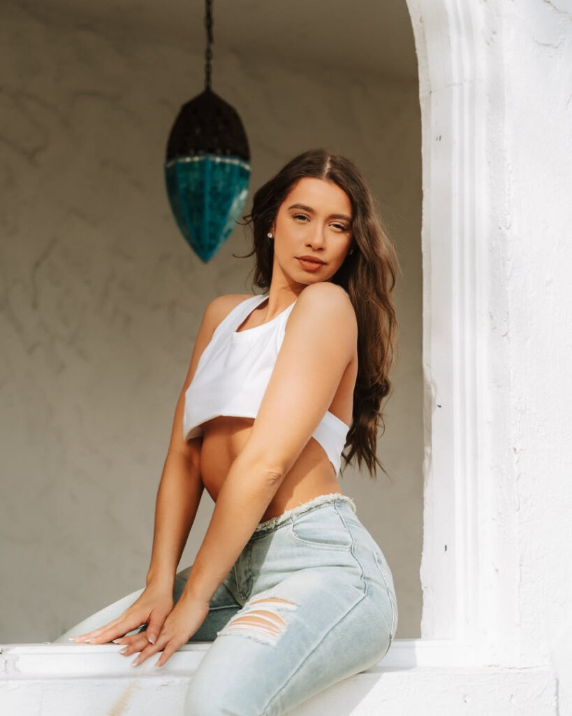 Instagram – Latina – Jesenia Echeverria – Nude