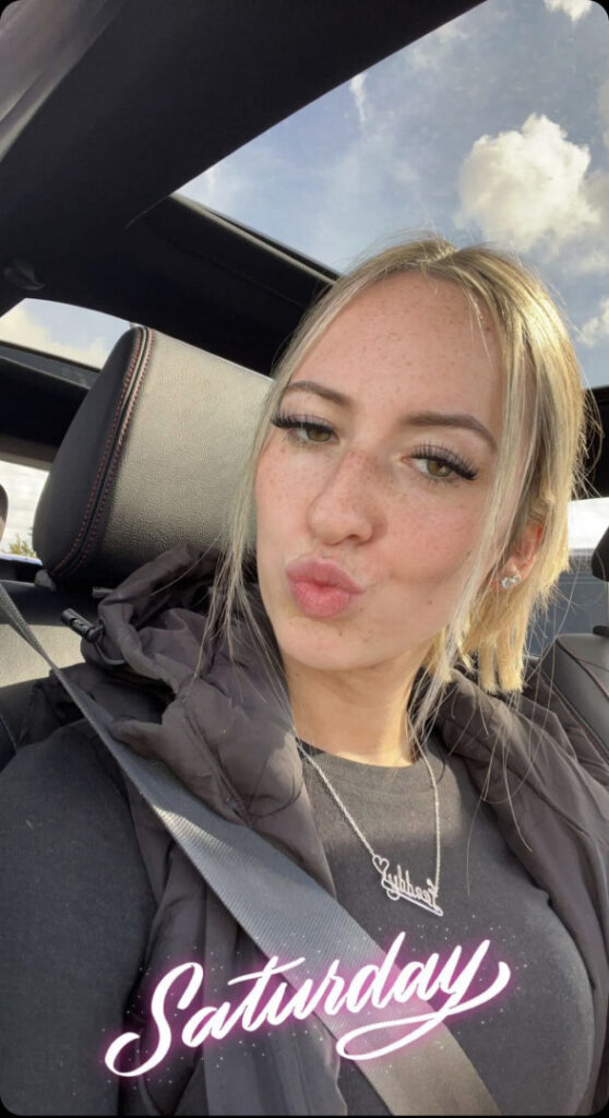 Instagram – Jess Blackburn – Nude